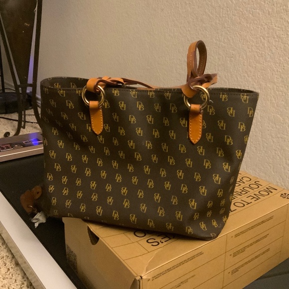 Dooney & Bourke - Picture 3 of 3